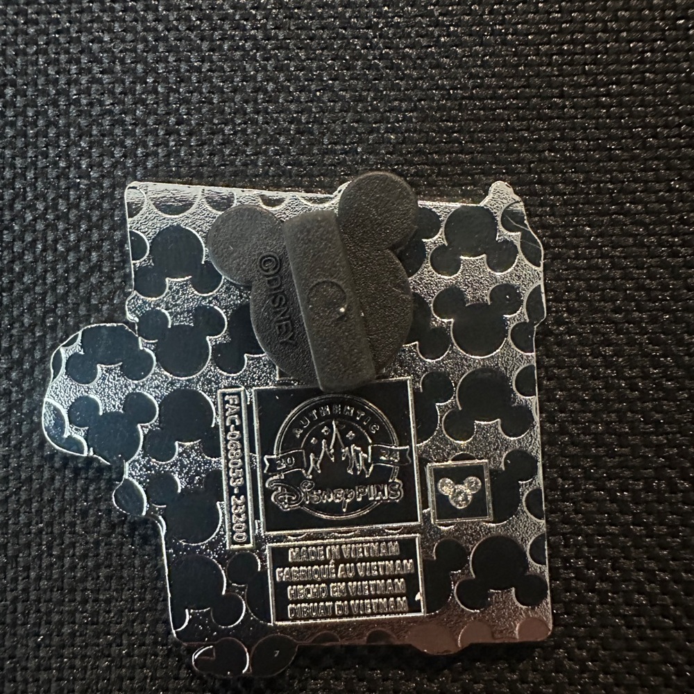 Disney Donald Pin - Picture 3 of 3